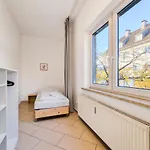Tolstov - 2 , 3 And 4 - 25 Min Messe Dus Apartment Duisburg