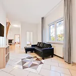 Apartment Tolstov - 2 , 3 And 4 - 25 Min Messe Dus