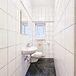 Tolstov - 2 , 3 And 4 - 25 Min Messe Dus Apartment Duisburg