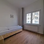 Apartment Tolstov - 2 , 3 And 4 - 25 Min Messe Dus
