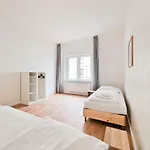 Apartment Tolstov - 2 , 3 And 4 - 25 Min Messe Dus