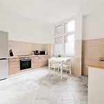 Tolstov - 2 , 3 And 4 - 25 Min Messe Dus Apartment *