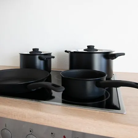 Tolstov - 2 , 3 And 4 - 25 Min Messe Dus Lägenhet