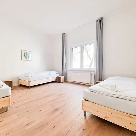 Apartment Tolstov - 2 , 3 And 4 - 25 Min Messe Dus *