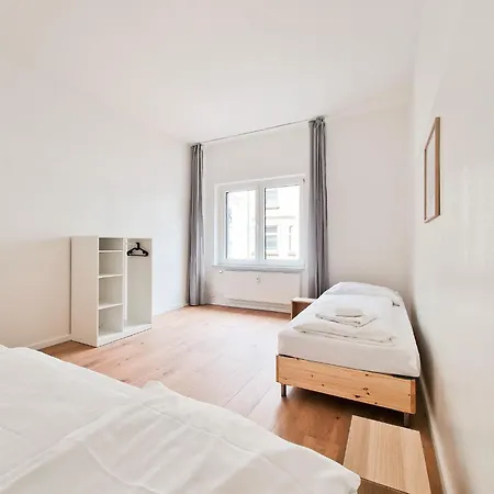 Apartment Tolstov - 2 , 3 And 4 - 25 Min Messe Dus