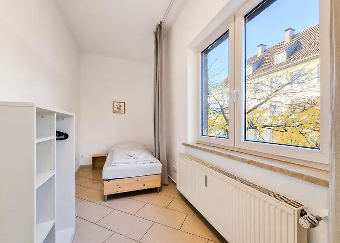Tolstov - 2&4 - 25min Messe Dus Appartement Duisbourg